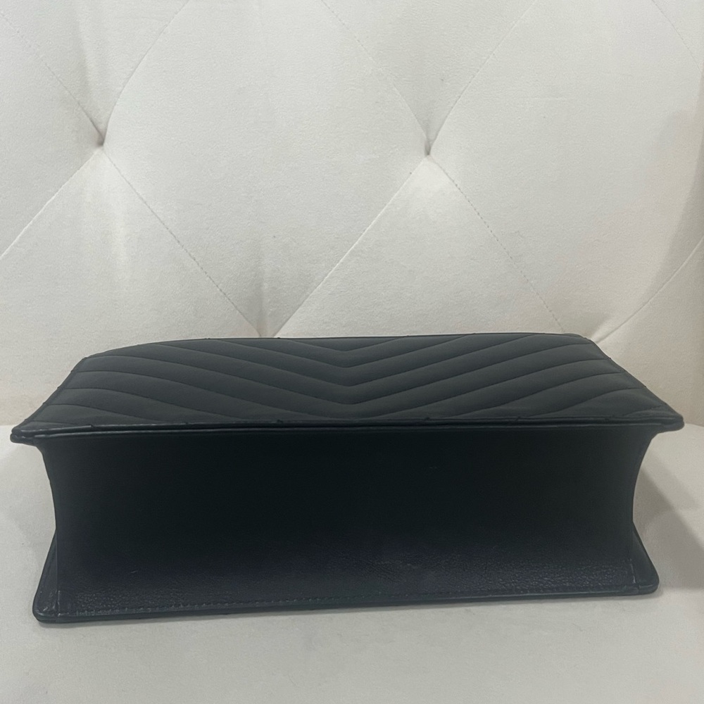 Chanel Black Chevron Leather Envelope Bag GHW - Picture 6 of 15
